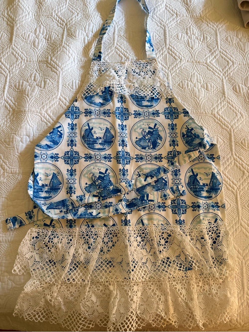 Dutch Blue & White Lace-Trim Kids Apron
